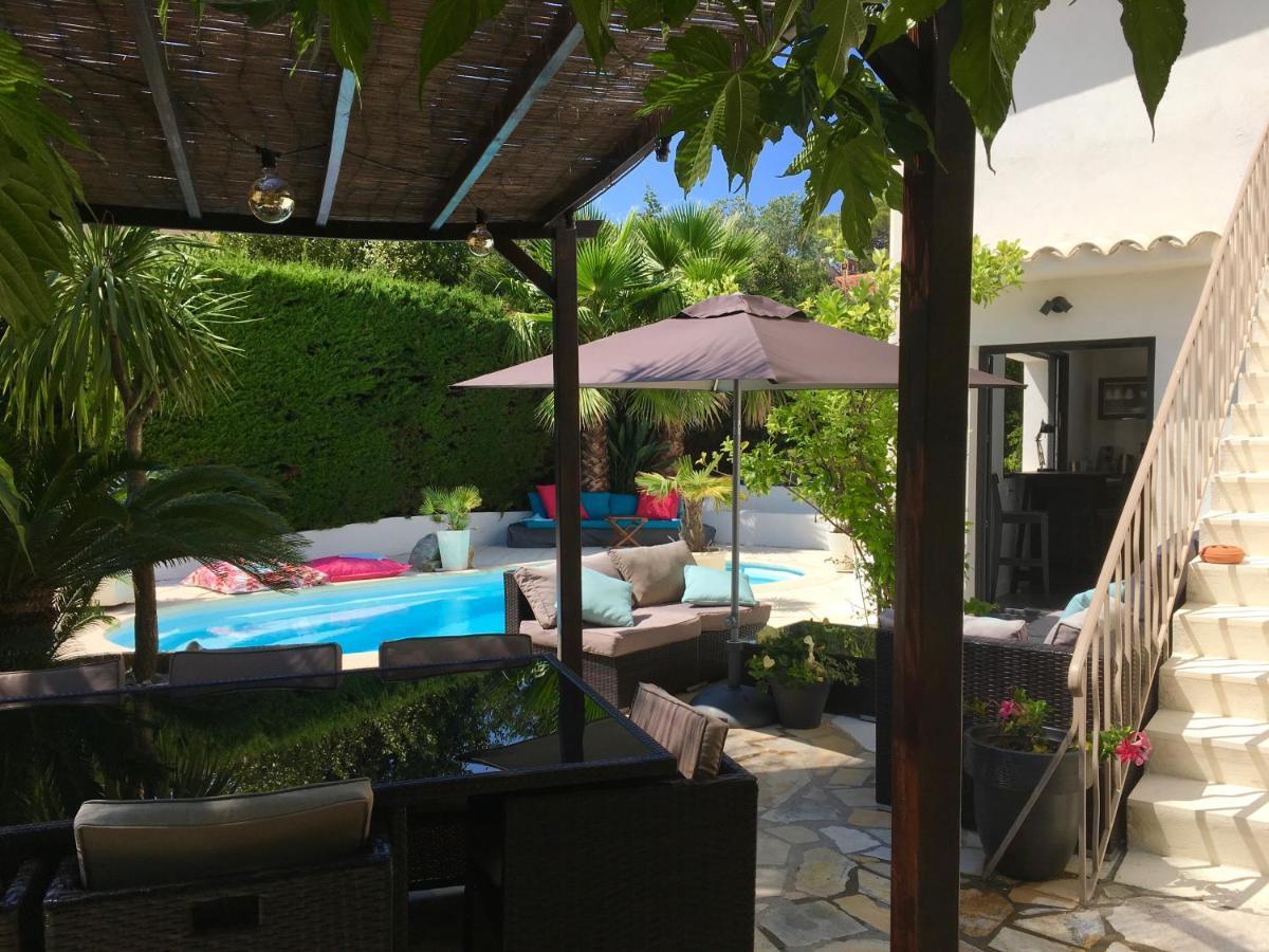 Bed,Kitchen And Swimming Pool Villa Esterel Saint-Raphael  Exterior photo